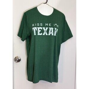 Large Green T-Shirt “ Kiss Me I’m Texan” Tumbleweed Texstyles